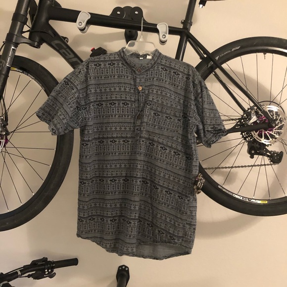 Earthbound Band-Collared shirt - Picture 1 of 3